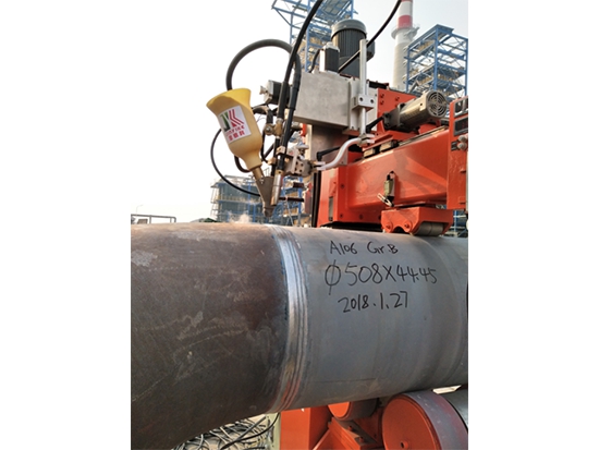 华北石化中油一建管道施焊现场
